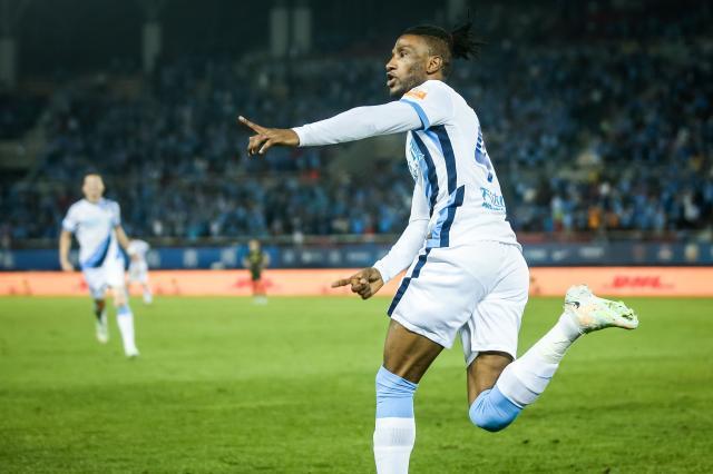 开云体育app官网-【中超】吴龑扑点曼佐基首球 大连人2比2战平国安