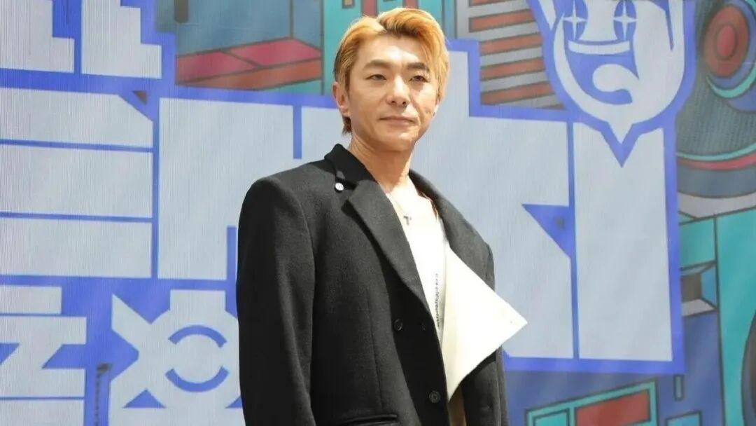 开云体育app下载-46岁香港知名歌手正式加盟英皇娱乐，结束近五年独立歌手生涯